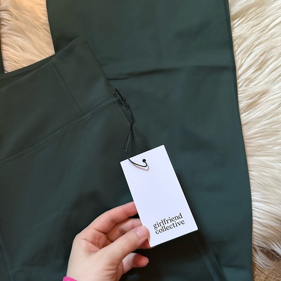 GIRLFRIEND COLLECTIVE Compressive Flare Leggings In Moss Green - Picture 5 of 6